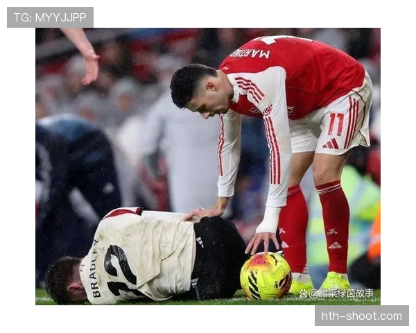 奥布拉克门线神勇解围引爆球迷热议,再现世界级扑救