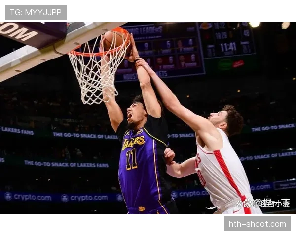 安东尼·戴维斯突破能力提升显著，关键时刻篮下效率拉开差距